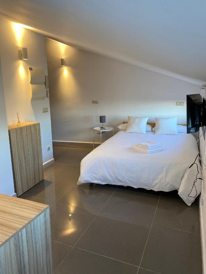 Apartamentos Fuente Arriba Poyales Del Hoyo Eksteriør billede